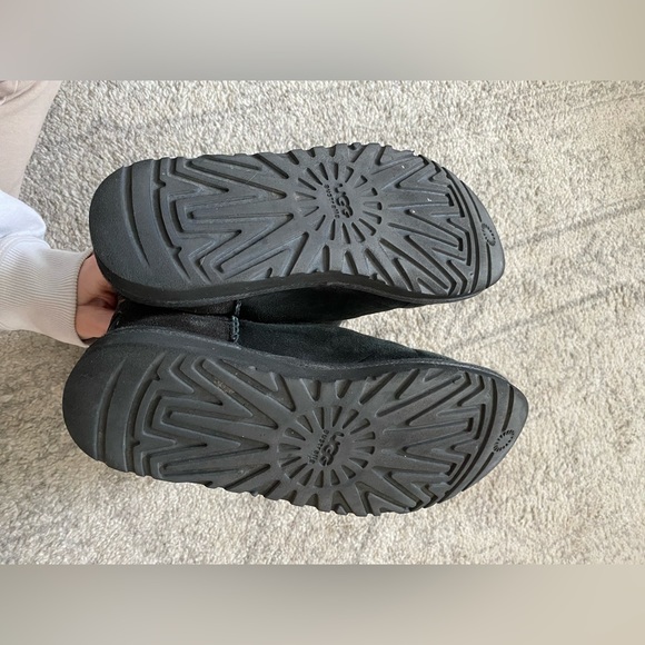 classic tall used black uggs US size 6 shearling - Picture 4 of 8